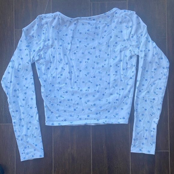 Hollister White Floral Long-sleeved Scoop Neck Tee Size XS - Picture 3 of 12